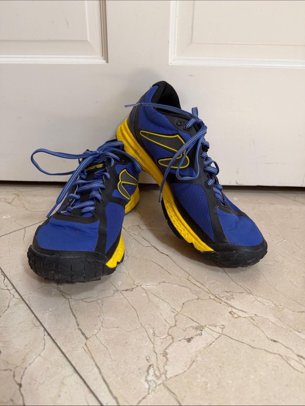 Newtons men’s size 10.5